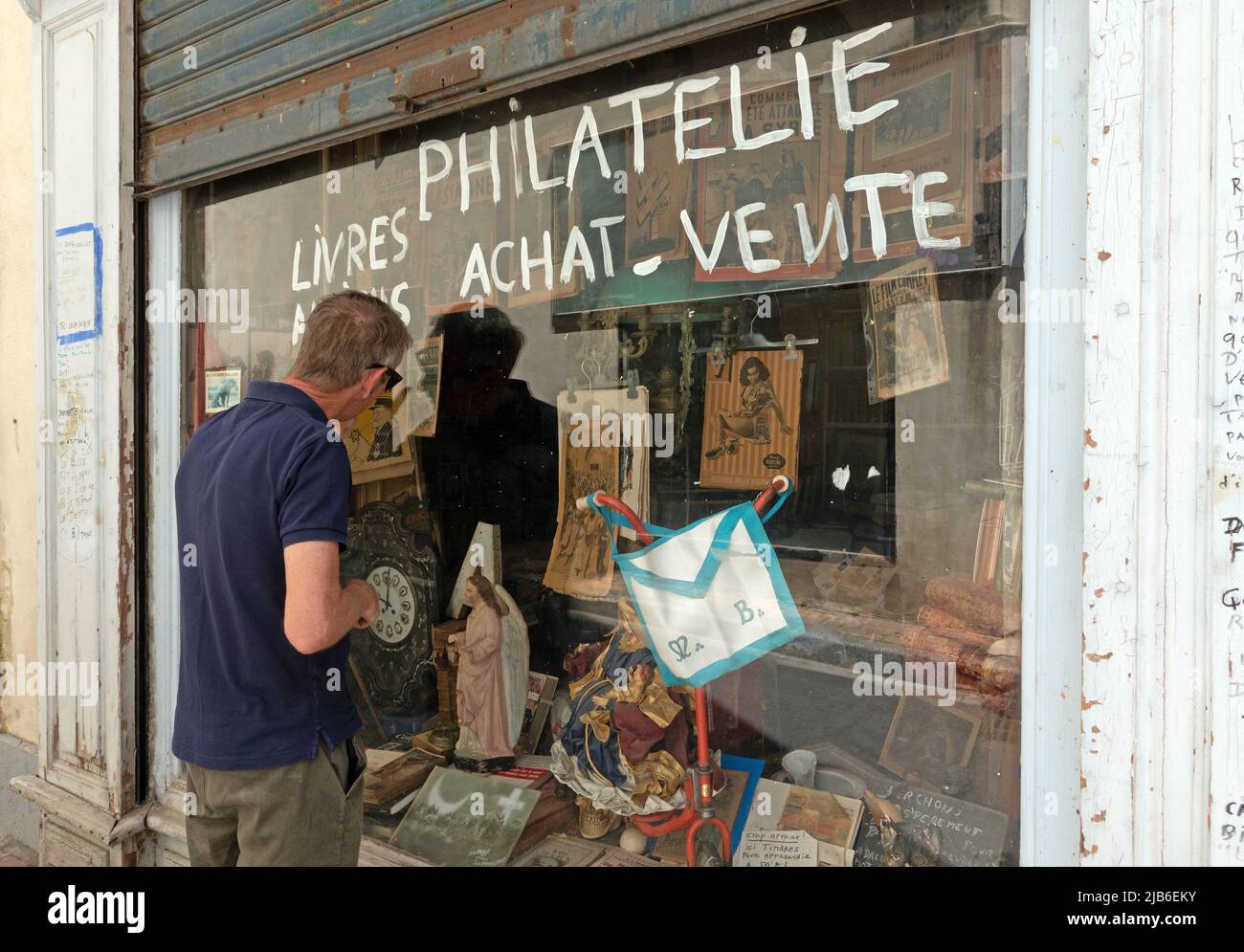 Negozio di antiquariato in vecchio stile a Beziers, Francia Foto Stock