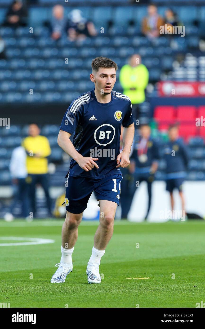 Billy Gilmour, calciatore scozzese internazionale, durante una sessione di allenamento presso Hampden Park, Glasgow, Scozia, Regno Unito Foto Stock