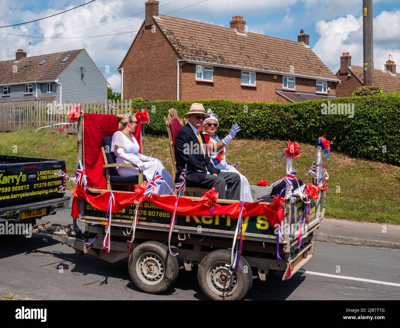 Platinum Jubilee e Village Hall centenario parata a Wethersfield Essex Regno Unito Foto Stock