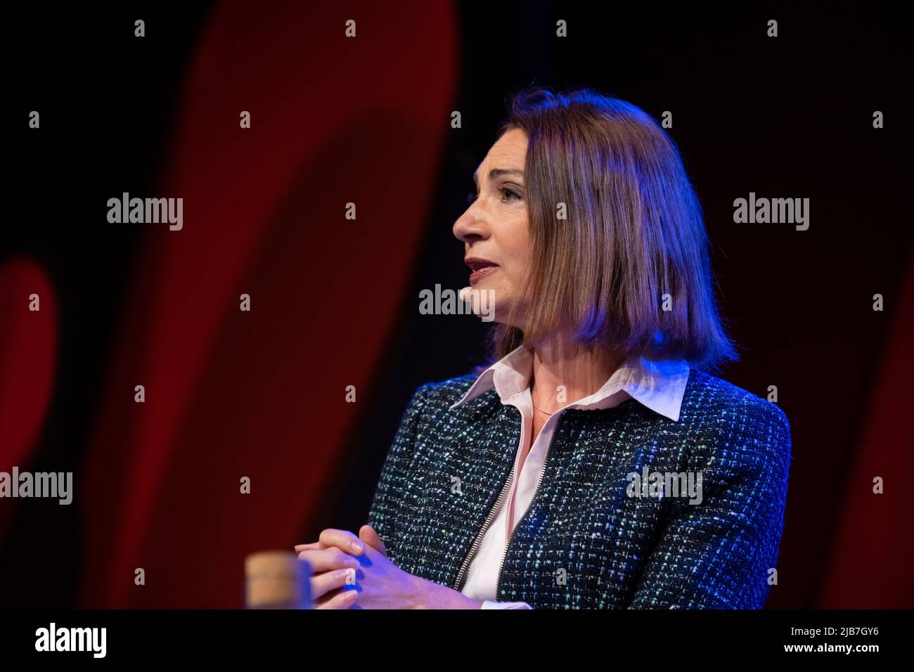 Hay-on-Wye, Galles, Regno Unito. 3rd giugno 2022. Nicola Sturgeon parla con Katya Adler all'Hay Festival 2022, Galles. Credit: Sam Hardwick/Alamy. Foto Stock