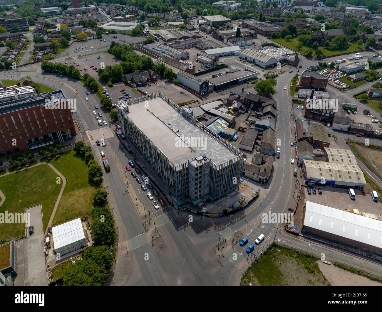 Costruzione aggiornamento Aerial immagine del nuovo Multi Story Car Park a Hanley Stoke on Trent Foto Stock