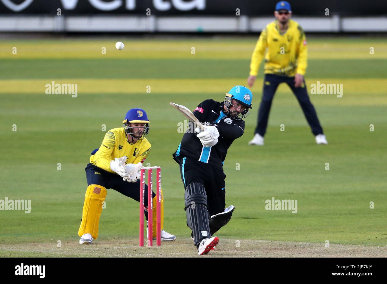 CHESTER LE STREET, REGNO UNITO. GIUGNO 1st Worcester Rapids Colin Munro si è fatto notare durante la partita Vitality T20 Blast tra il Durham County Cricket Club e il Worcestershire al Seat Unique Riverside, Chester le Street mercoledì 1st giugno 2022. (Credit: Mark Fletcher | MI News) Credit: MI News & Sport /Alamy Live News Foto Stock