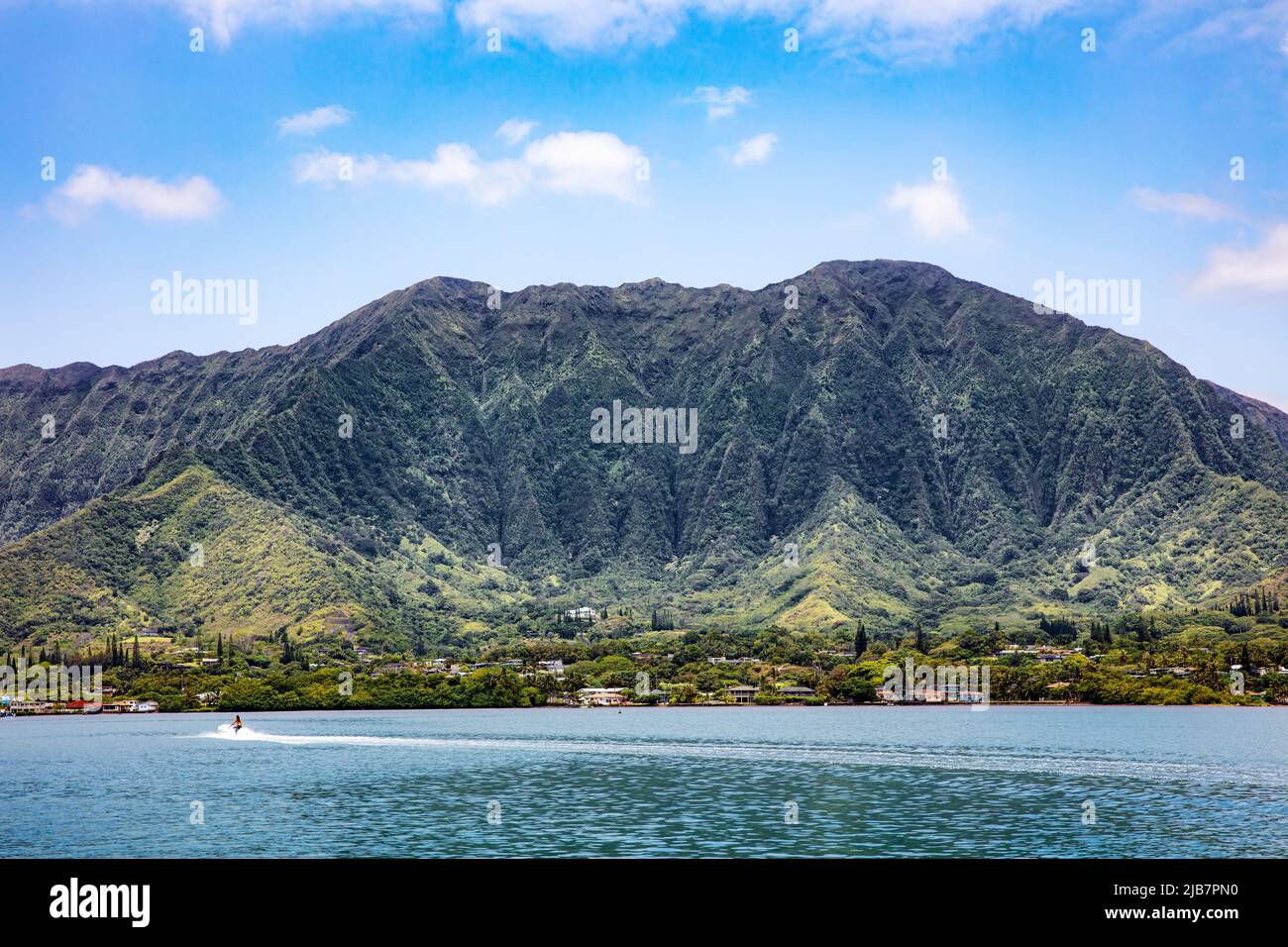 Vista di Oahu orientale da Kaneohe Bay, Isole Hawaiiane Foto Stock