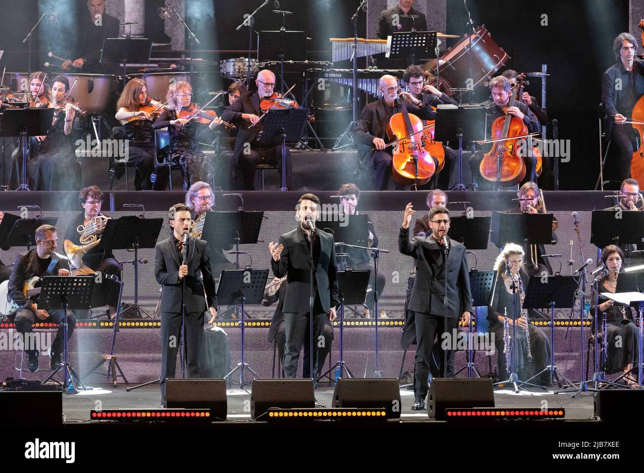 Verona, Italia. 3th giugno 2022. I tre cantanti italiani di 'il volo' si esibiscono in Arena di Verona per la prima data del loro tour mondiale '10 anni Live 2022' Credit: Roberto Tommasini/Alamy Live News Foto Stock