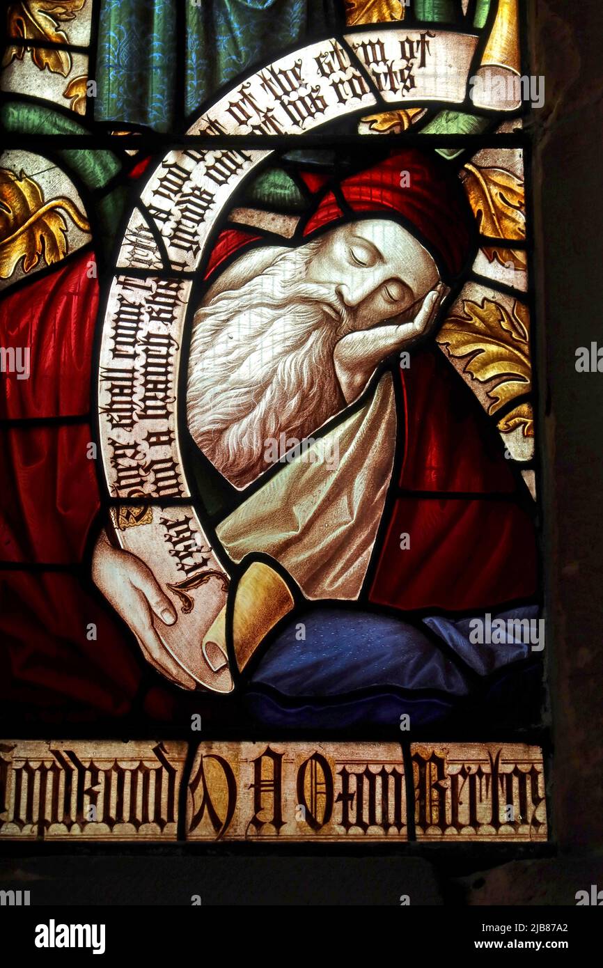 Vetrata dalla chiesa parrocchiale di St Oswald, e orologio, Golborn Road, Winwick, Warrington, Cheshire, Inghilterra, Regno Unito, WA2 8SZ Foto Stock