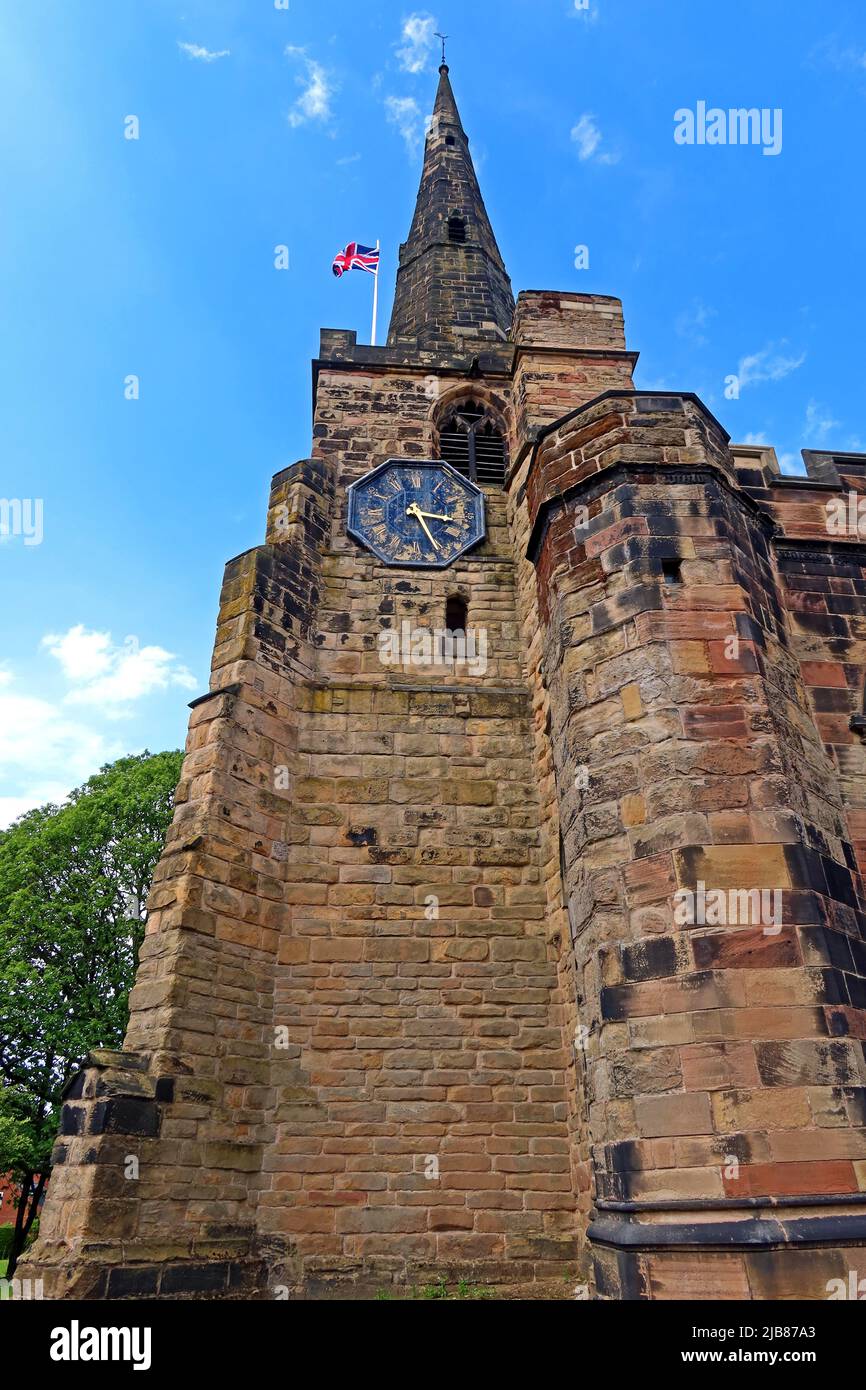 Chiesa parrocchiale di St Oswald, e orologio, Golborn Road, Winwick, Warrington, Cheshire, Inghilterra, Regno Unito, WA2 8SZ Foto Stock
