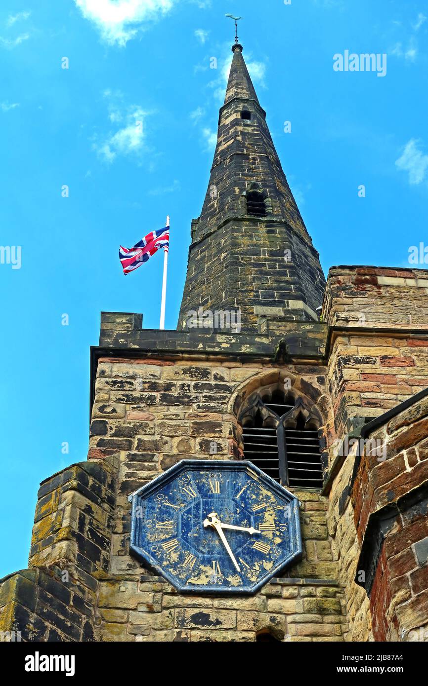 Chiesa parrocchiale di St Oswald, e orologio, Golborn Road, Winwick, Warrington, Cheshire, Inghilterra, Regno Unito, WA2 8SZ Foto Stock