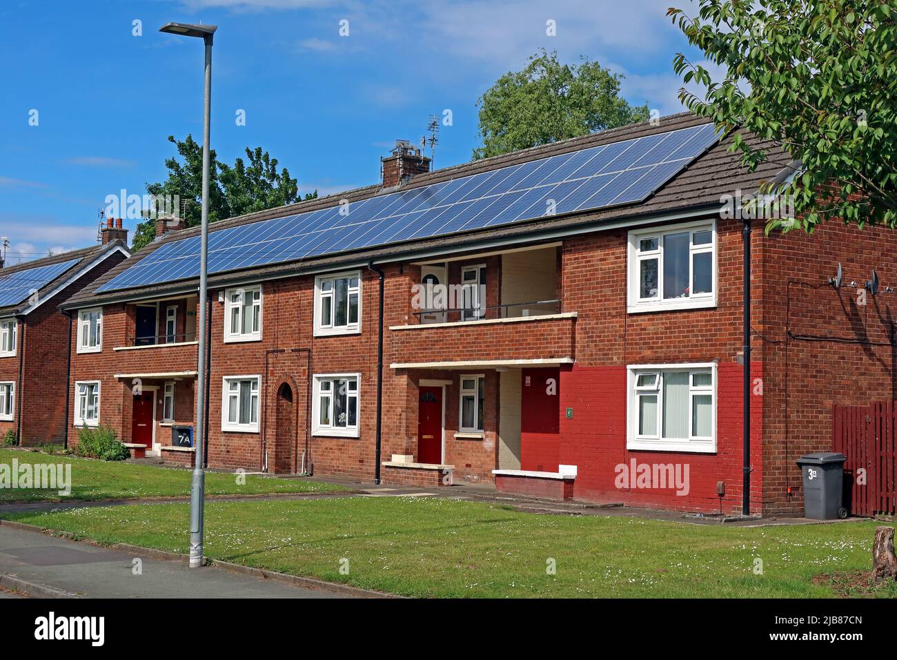 Chiltern Place Warringon Solar PV, Off Winwick Road, Cheshire, WA1, Inghilterra, REGNO UNITO Foto Stock