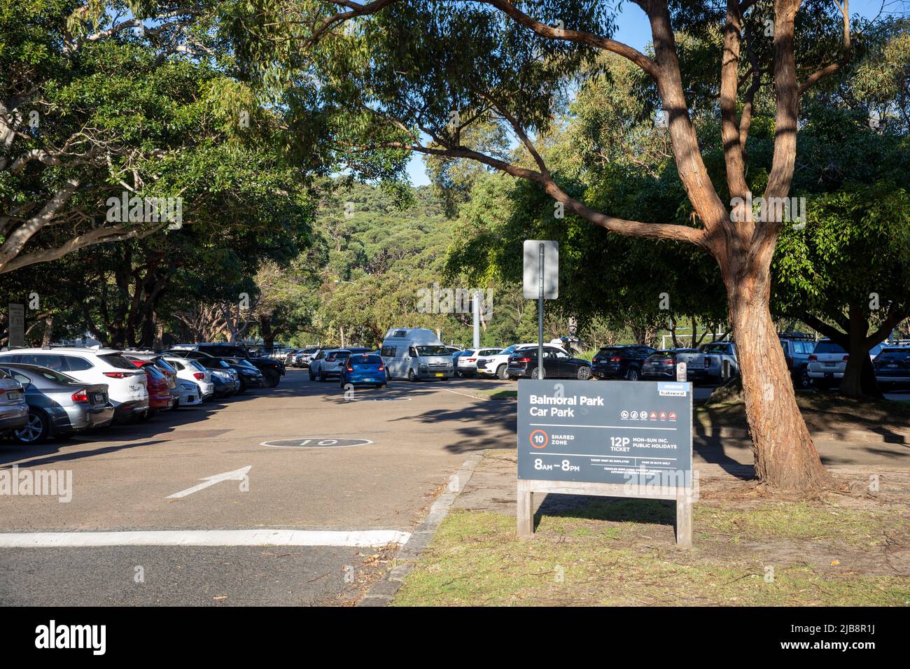 Parcheggio auto a Sydney, balmoral spiaggia parcheggio auto sulla costa orientale Sydney, NSW, Australia Foto Stock