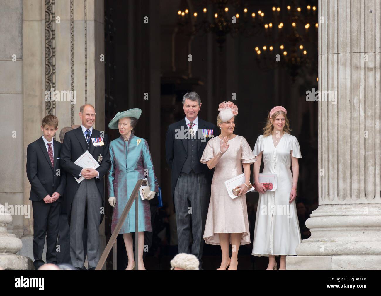 London uk 3rd june 2022 Princess Anne,Tim Laurence,Prince Edward Conte of Wessex,Sophie Countess of Wessex,Lady Louise Windsor , James Visconte Severn Foto Stock