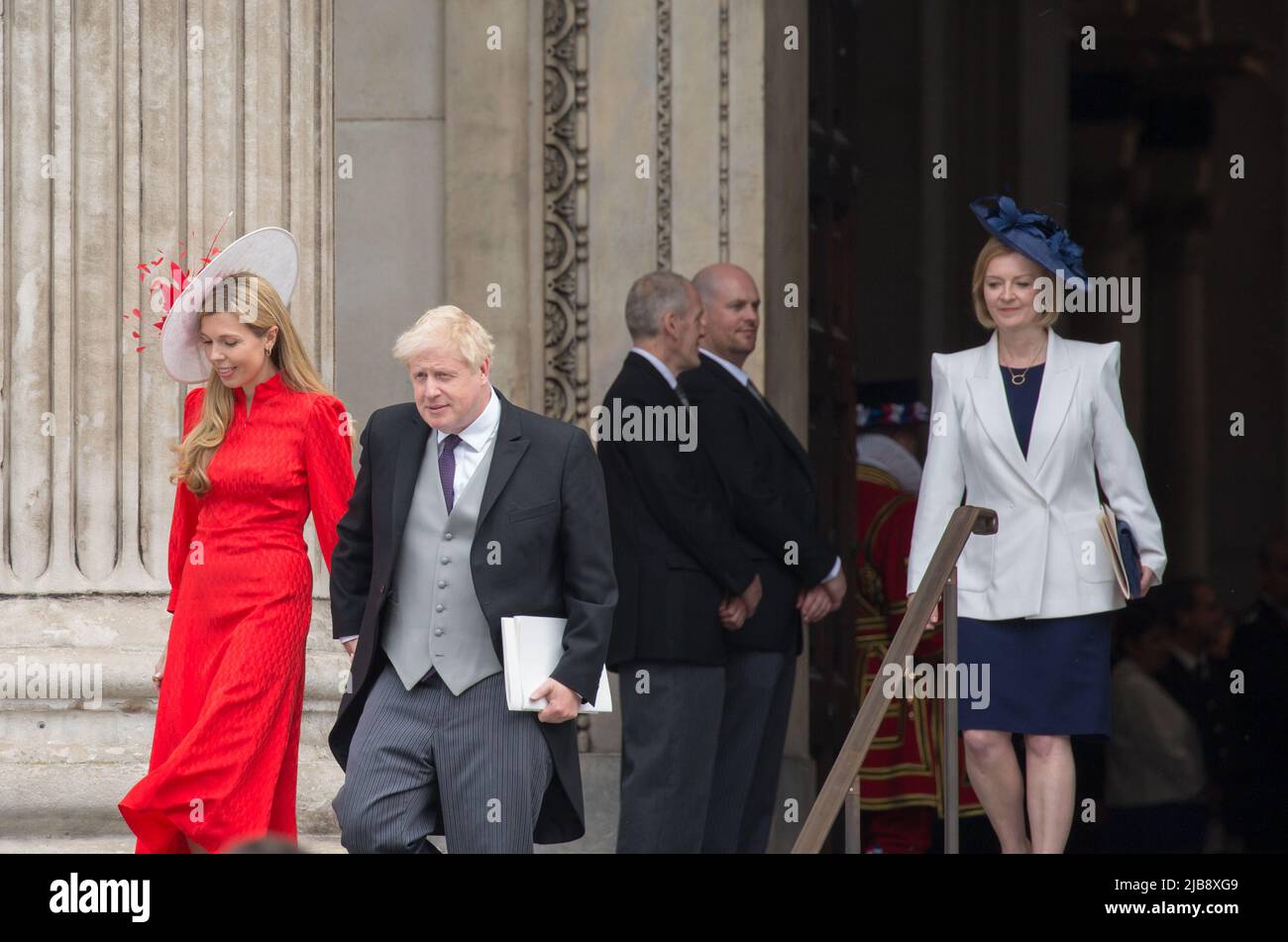 Londra uk 3rd giugno 2022 Servizio del Ringraziamento per la Regina Elisabetta II Platinum Jubilee il primo Ministro britannico Boris Johnson , sua moglie Carrie Symonds Foto Stock