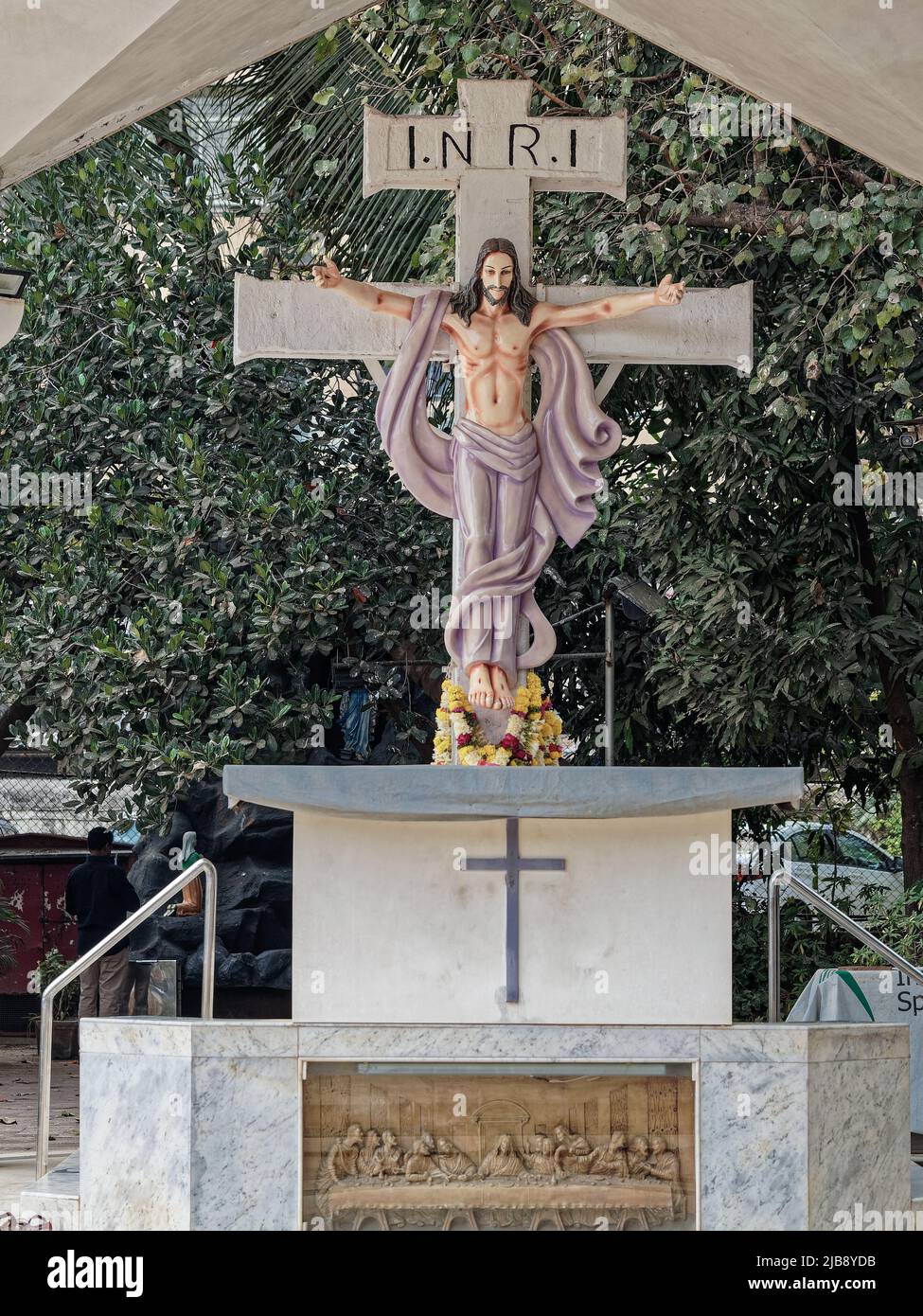 02 12 2020 Santa Croce Chiesa, è un santuario, aperto al pubblico a Cross Maidan Fashion Street.Mumbai Maharashtra India Foto Stock