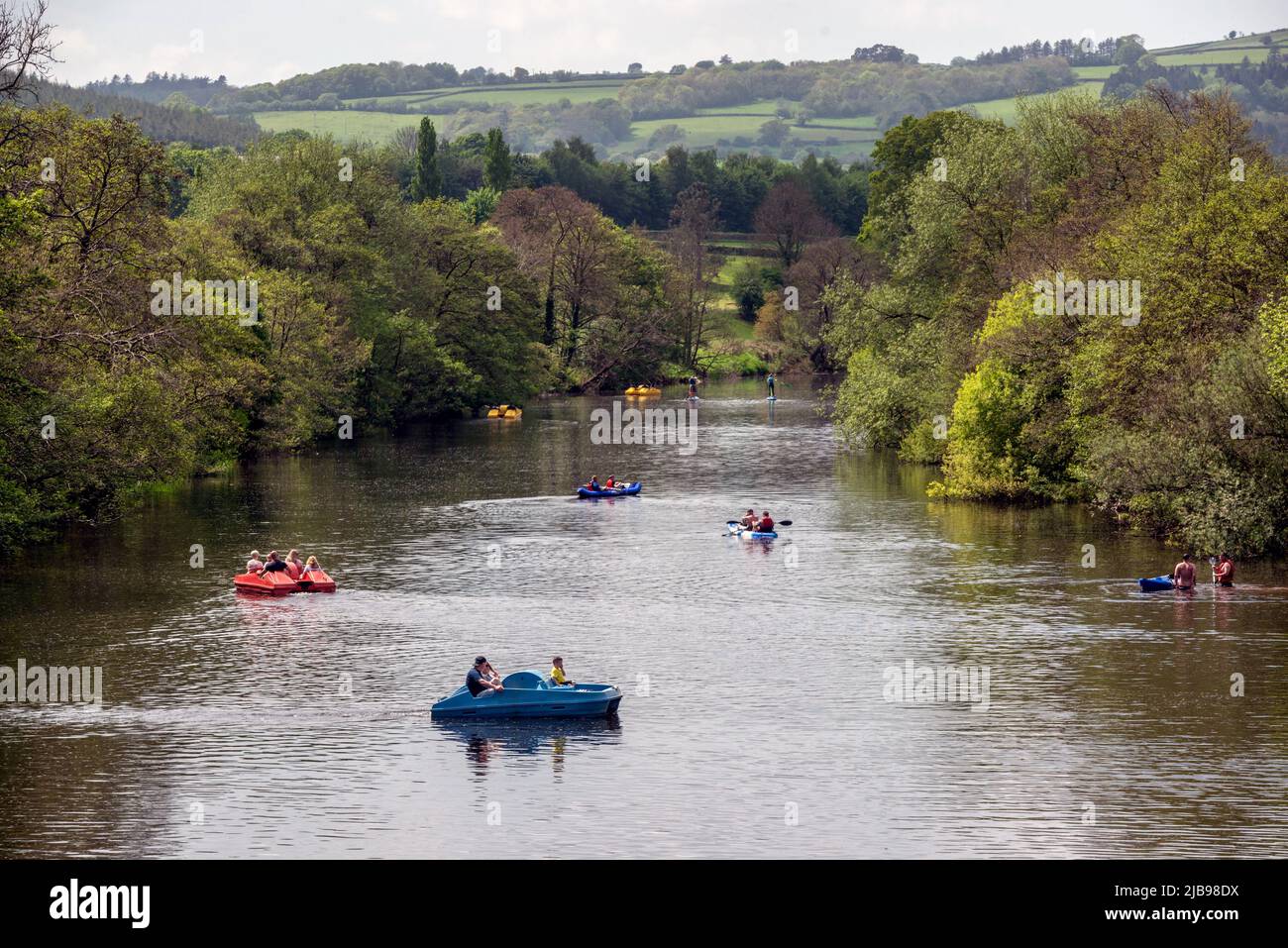 Brecon, 14th 2022 maggio: Il fiume Usk a Brecon Foto Stock