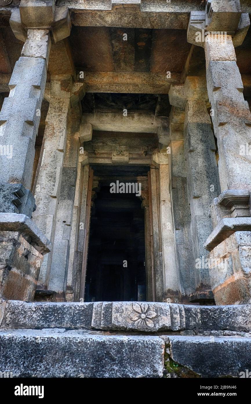 Bella Basadi Halli Jain Vijaya Adinatha Tempio, vicino Hoysaleswara tempio, Halebidu, Hassan, Karnataka, India Foto Stock