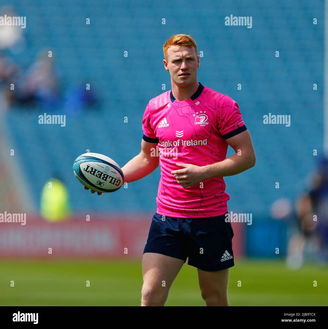 Leinster, Irlanda. 04th giugno 2022. 4th giugno 2022 ; RDS Stadium, Leinster,  Irlanda: United Rugby Championships, Leinster Versus Glasgow: Ciarán  Frawley of Leinster si riscalda prima del kickoff Credit: Action Plus Sports