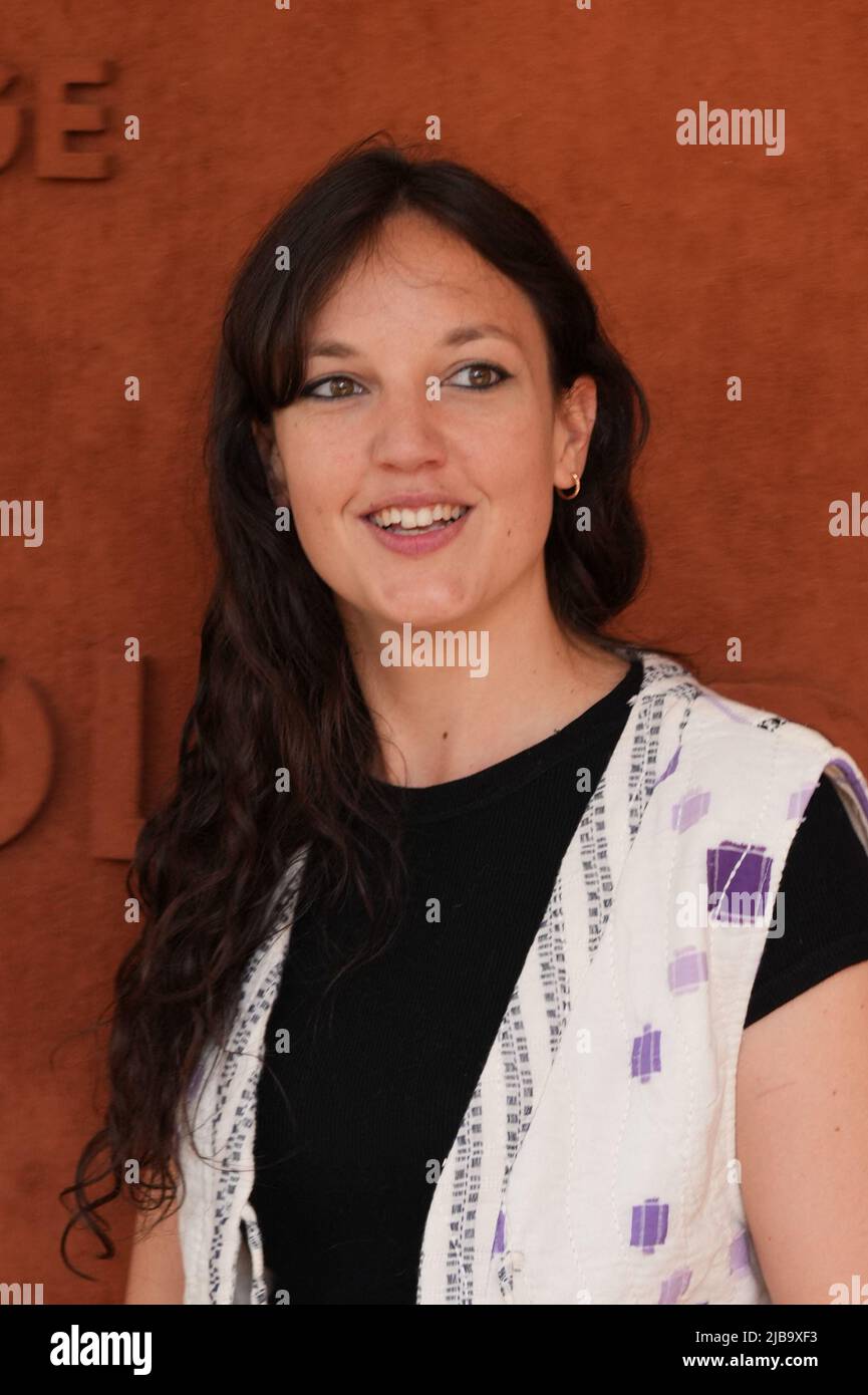 Jeanne Galice aka Jain al Villaggio durante il tennis aperto francese Roland Garros 2022 il 04 giugno 2022 a Parigi, Francia. Foto di Nasser Berzane/ABACAPRESS.COM Foto Stock