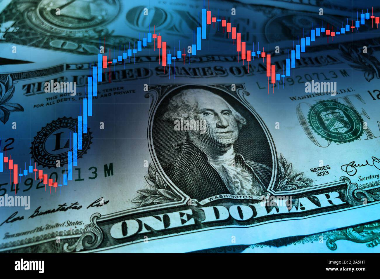 Dollaro USA con un grafico di indice del mercato azionario. Concetto di aumento del dollaro. Ripresa economica degli Stati Uniti d'America. Ripresa economica e finanziaria DEGLI STATI UNITI. Foto Stock