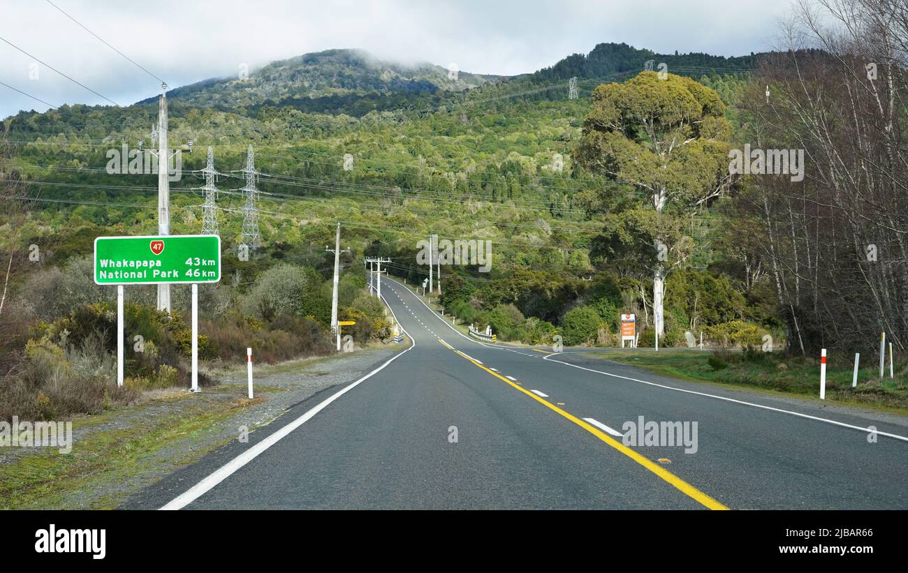 La Volcanic Loop Highway, una strada panoramica attraverso il Parco Nazionale di Tongariro, Nuova Zelanda Foto Stock