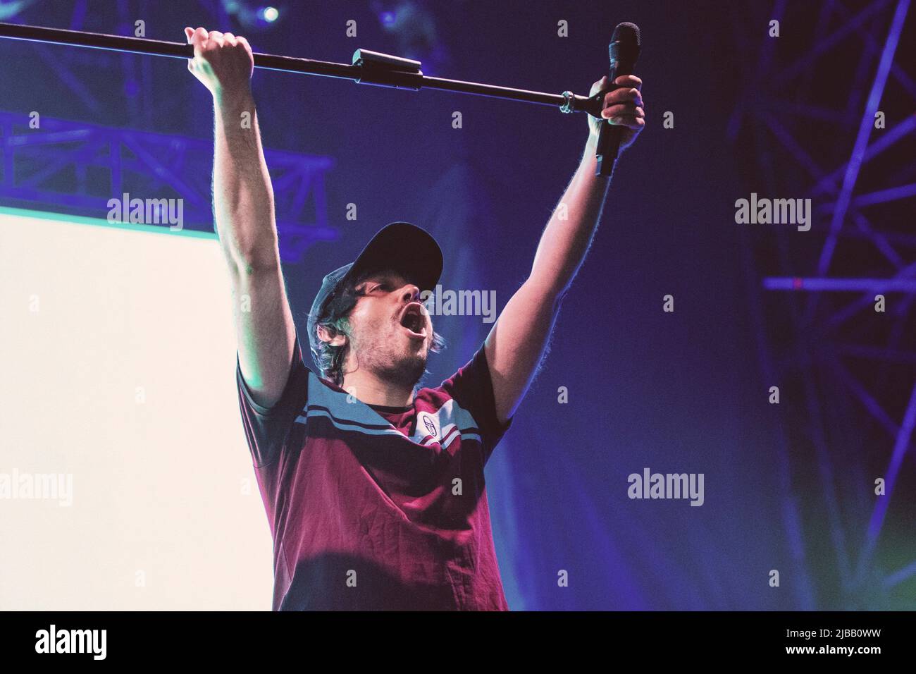 Edoardo D'Erme meglio noto come Calcutta si esibisce sul palco per Rock a Roma all'Ippodromo delle Capannelle di Roma. Foto Stock