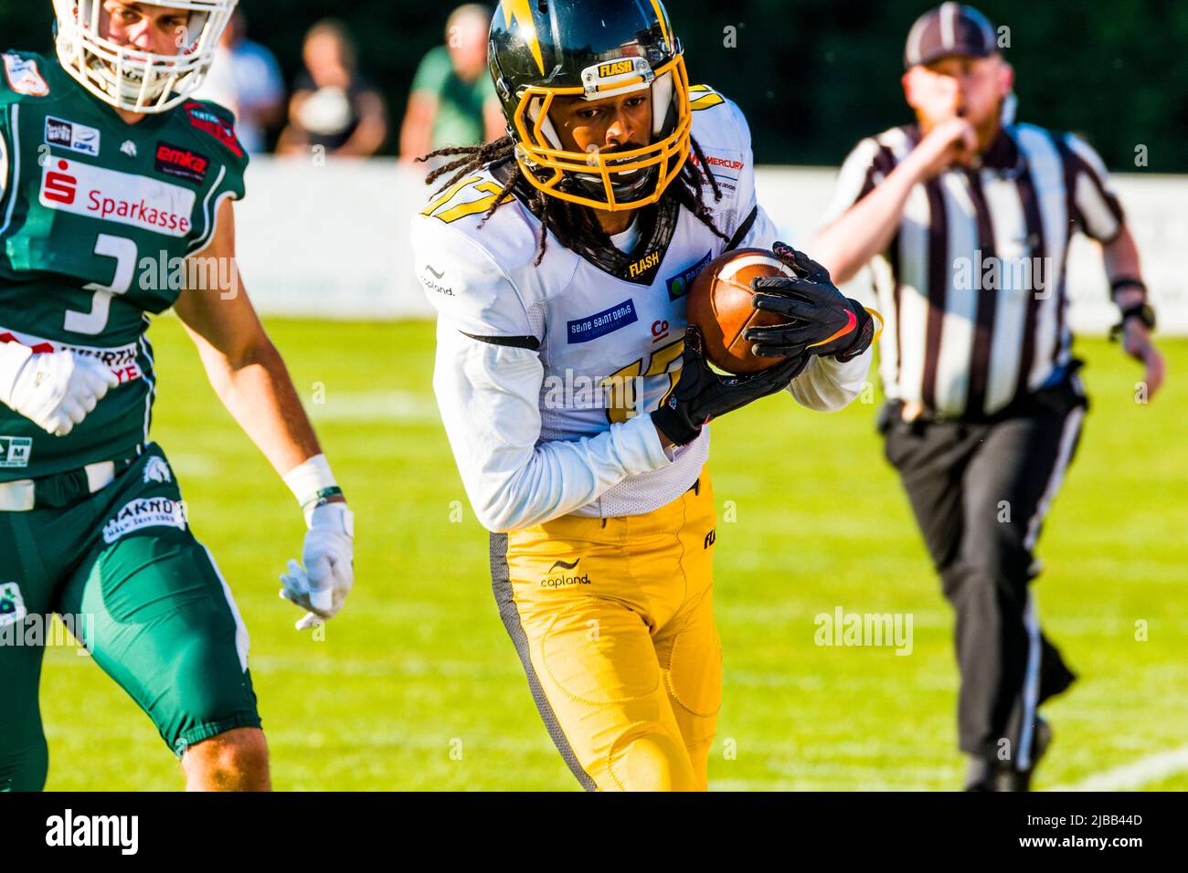 Campionato di calcio dell'Europa centrale, semifinali del CEFL. 04.June 2022 ,Shwaebish Hall WR # 17 Stephane Fortes / Flash de la Courneuve Foto Stock