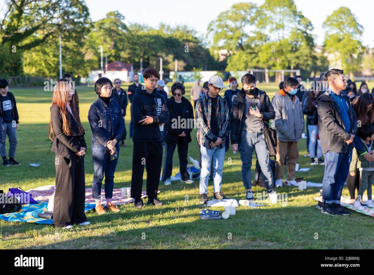 Una veglia è stata tenuta in rebranza di coloro che sono stati uccisi dal Partito Comunista Cinese nel 1989 in Piazza Tiananmen a Pechino. 330 persone hanno partecipato a questa veglia a Edimburgo. Foto Stock