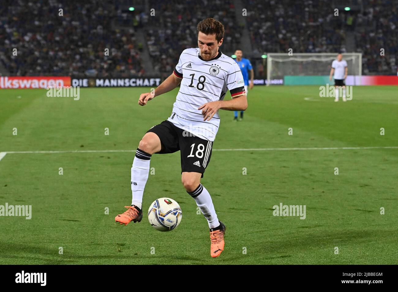 Bologna, Italia. 04th giugno 2022. Jonas HOFMANN (GER), azione, azione singola, immagine singola, ritaglio, Full body shot, full figure Soccer UEFA Nations League, Group Phase 1st matchday Italy (ITA) - Germany (GER) 1-1, on June 4th, 2022, Renato Dall `Ara Stadium Bologne Credit: dpa/Alamy Live News Foto Stock