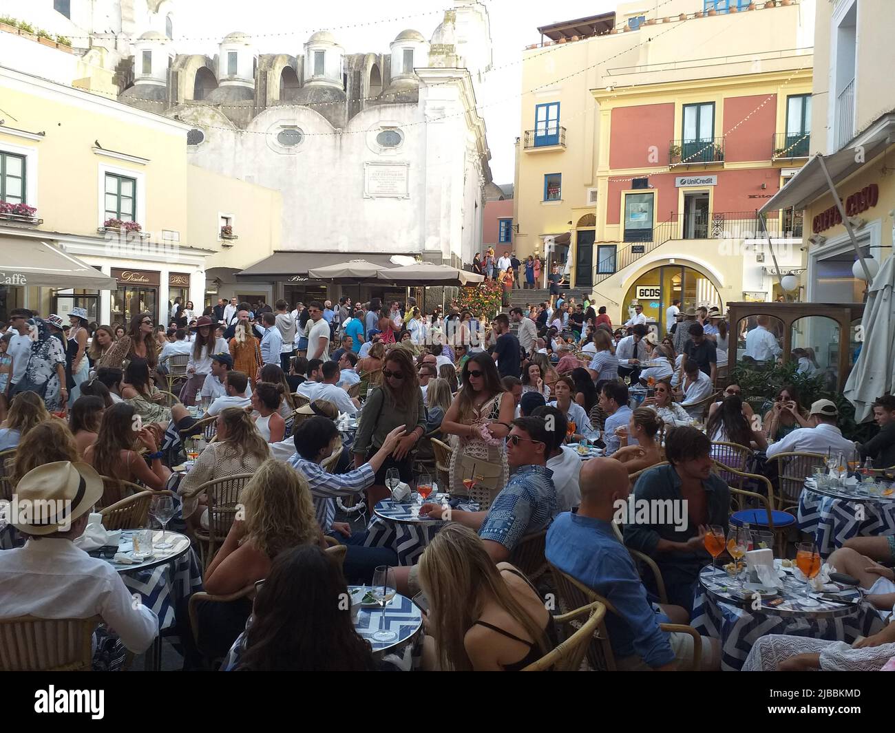 Capri (Italia): la famosa Piazzetta e i bar piani Foto Stock