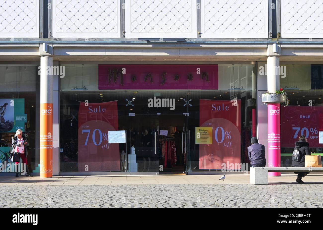 chiusura della vendita nel negozio monsone, bury st edmunds, suffolk Foto Stock