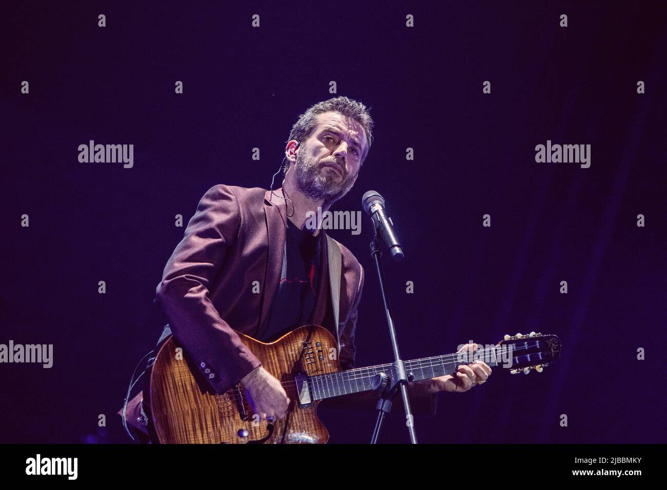 Roma, Italia. 27th Ott 2019. Daniele Silvestri si esibisce a Palazzo dello Sport durante il suo tour "la Terra dal vivo sotto i Piedi". (Foto di Valeria Magri/SOPA Images/Sipa USA) Credit: Sipa USA/Alamy Live News Foto Stock