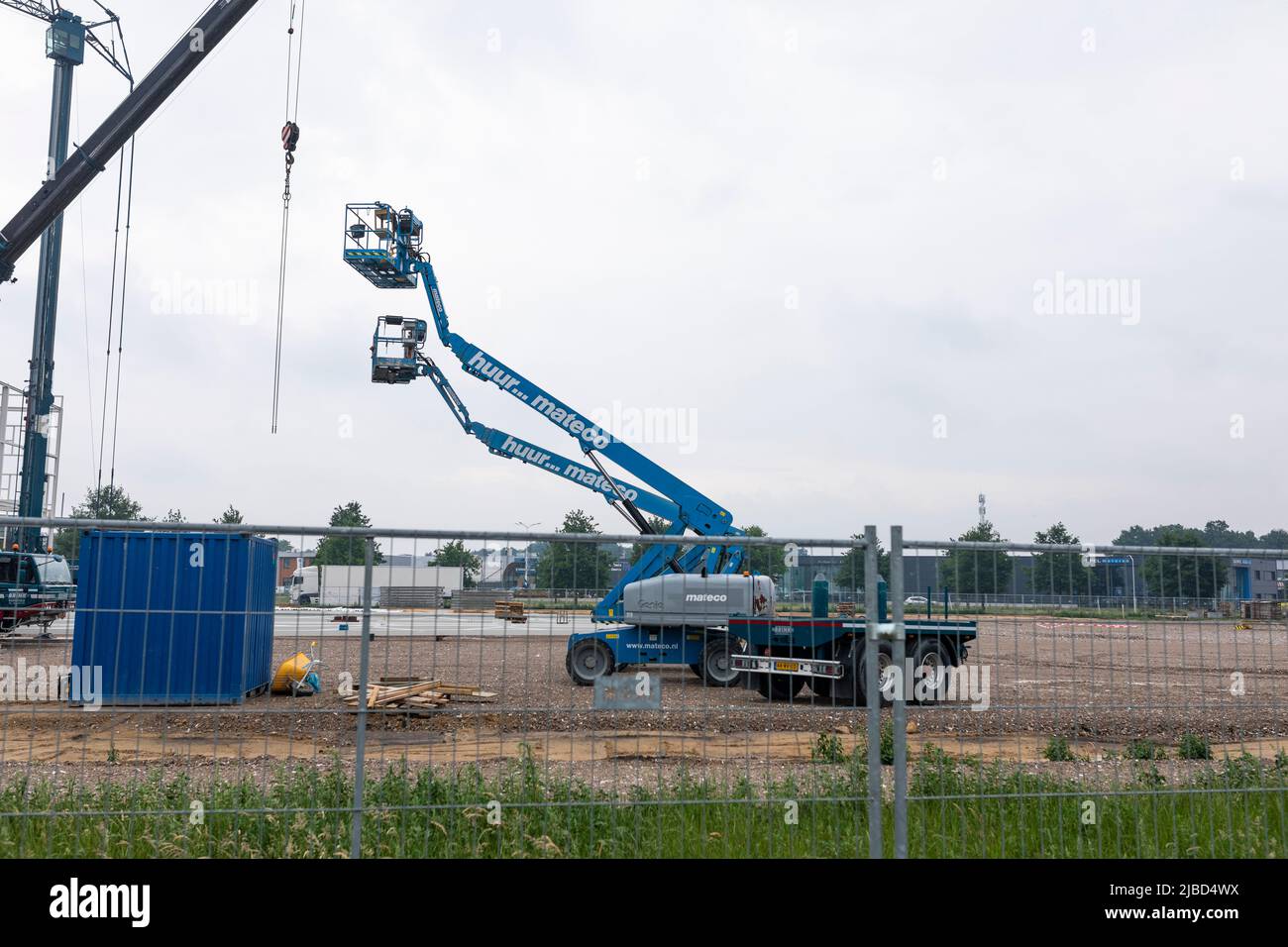 Nuova costruzione di un locale industriale nei Paesi Bassi con scheletro metallico in ascesa. Foto Stock