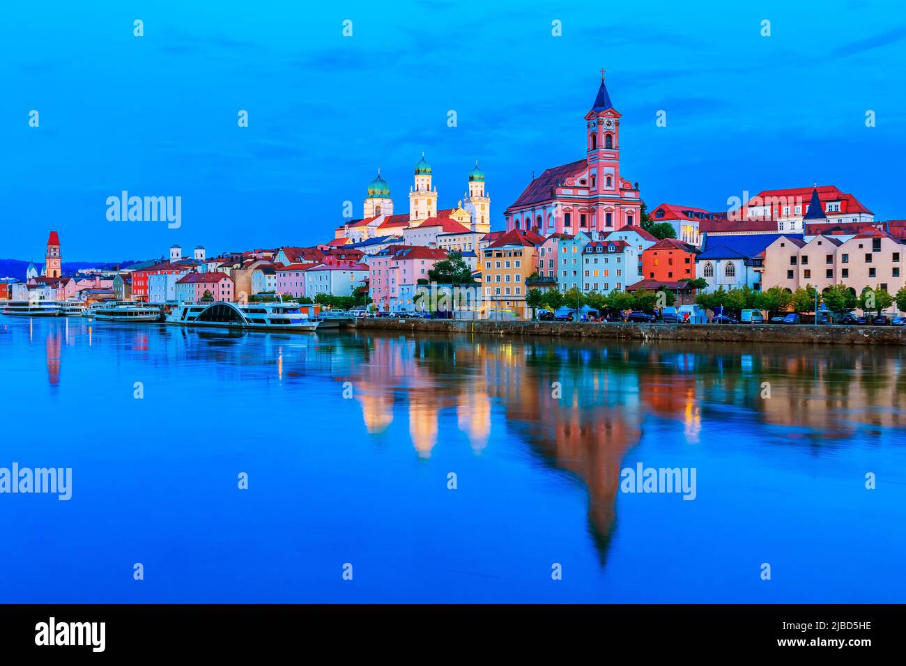 Passau, Germania. Panorama della Città dei tre fiumi di fronte al Danubio. Foto Stock
