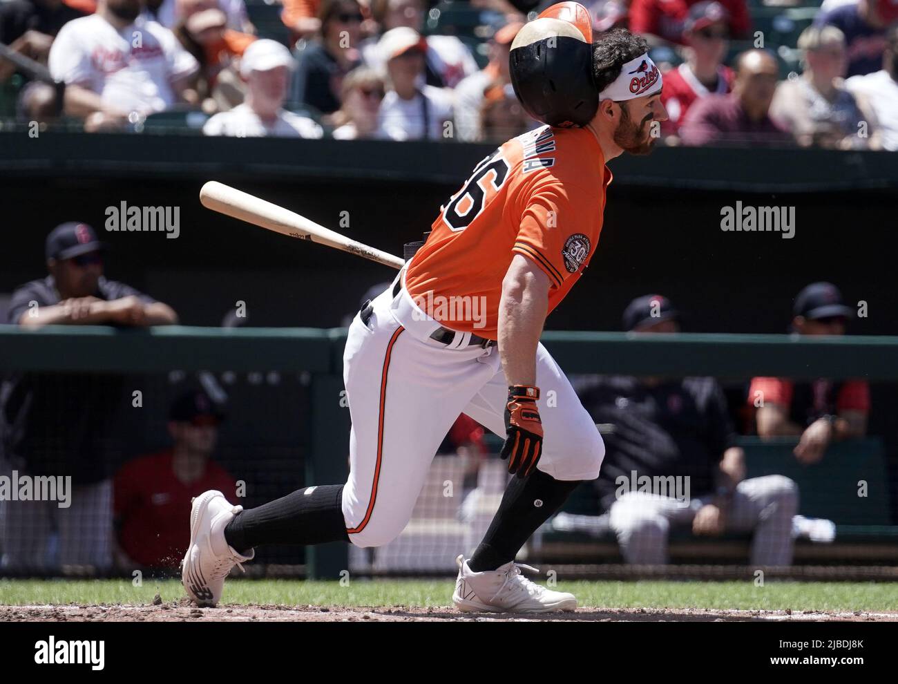 Baltimora, Stati Uniti. 05th giugno 2022. BALTIMORE, MD - 05 GIUGNO: Il fielder centrale Baltimore Orioles Ryan McKenna (26) si dirige per primo su un singolo nel secondo inning durante una partita MLB tra i Baltimore Orioles e i Cleveland Guardians, il 05 giugno 2022, all'Orioles Park a Camden Yards, a Baltimora, Maryland. (Foto di Tony Quinn/SipaUSA) Credit: Sipa USA/Alamy Live News Foto Stock