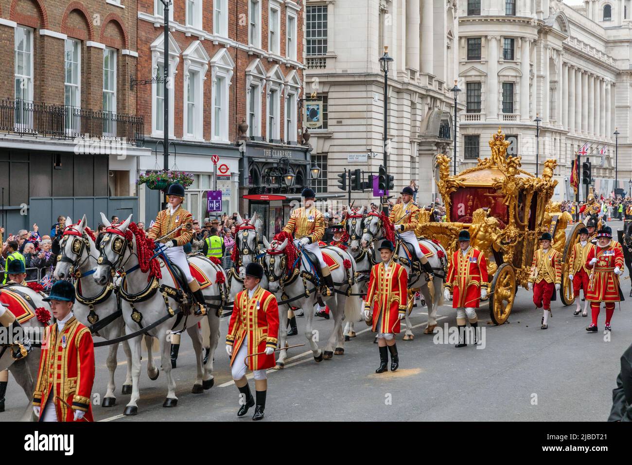 Platinum Jubilee Pageant, Londra, Regno Unito. 5th giugno 2022. Il Pageant del Giubileo del platino, procede lungo Whitehall il quarto e ultimo giorno delle celebrazioni del Giubileo del platino della Regina. Amanda Rose/Alamy Live News Foto Stock