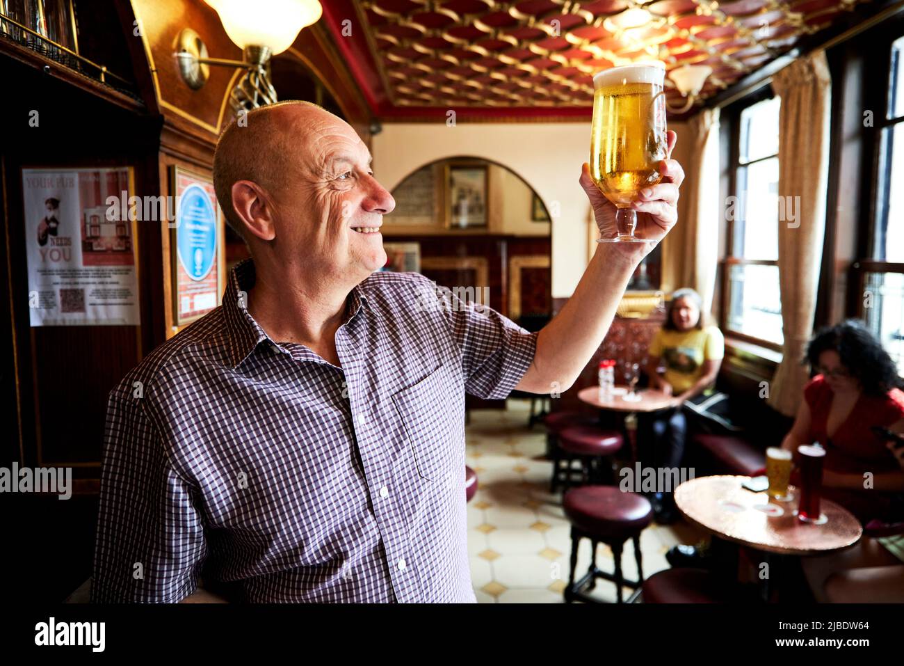 Il piccolo pub tradizionale Briton’s Protection nel centro di Manchester Foto Stock