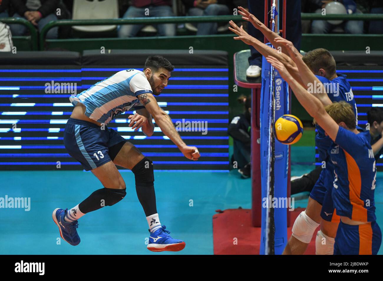 Ezequiel Palacios (Argentina) contro i Paesi Bassi. Gioco di mostra, Buenos Aires. Foto Stock