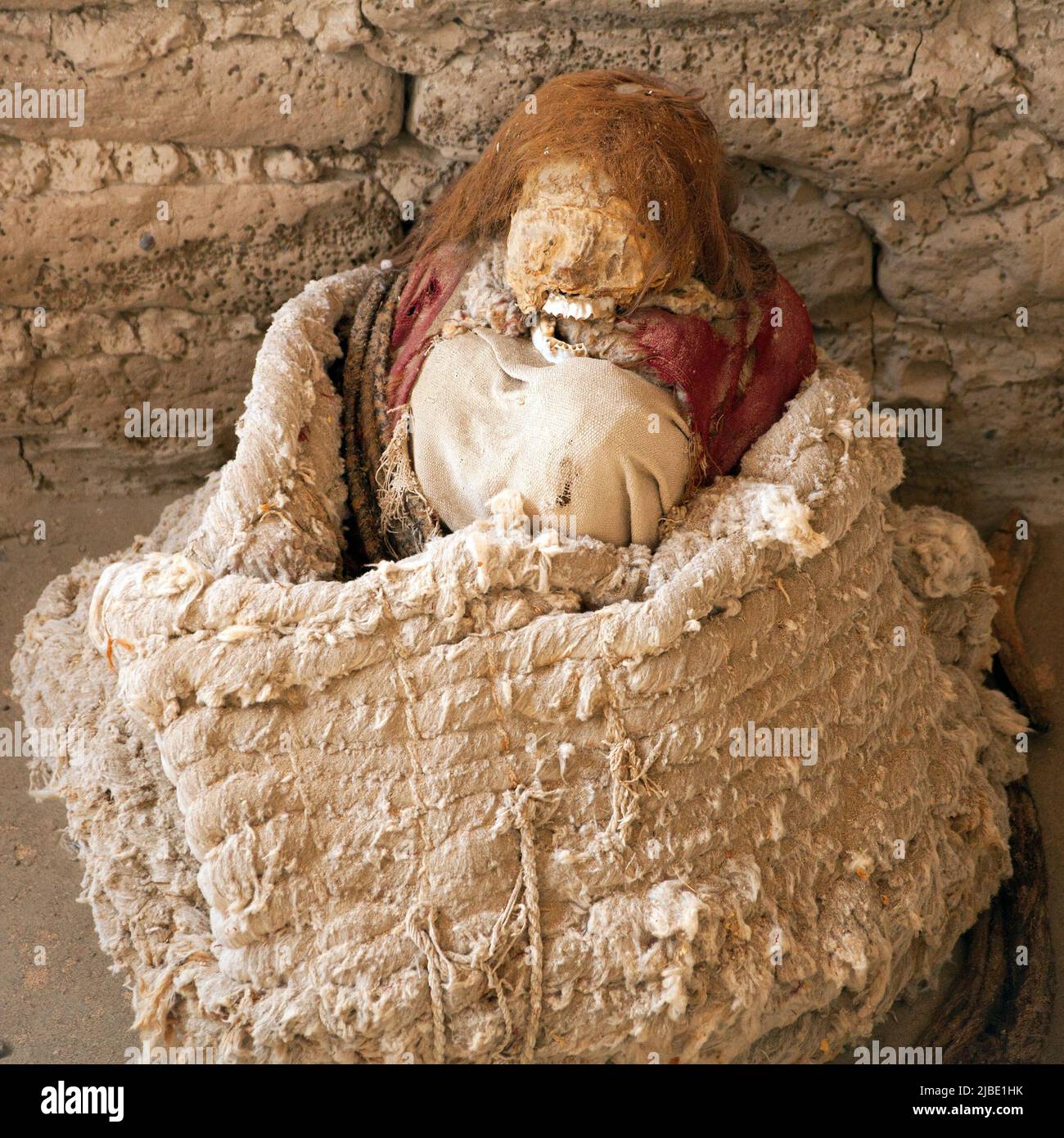 Scavi storici di preinca Nazca o Nasca civiltà cimitero di Chauchilla nella zona di Nazca in Perù Foto Stock