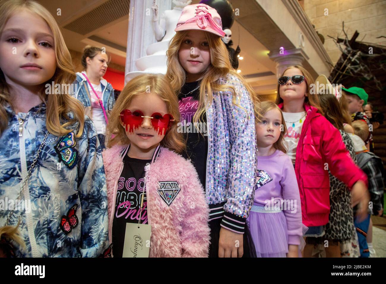 Sfilata di moda per bambini immagini e fotografie stock ad alta risoluzione  - Alamy