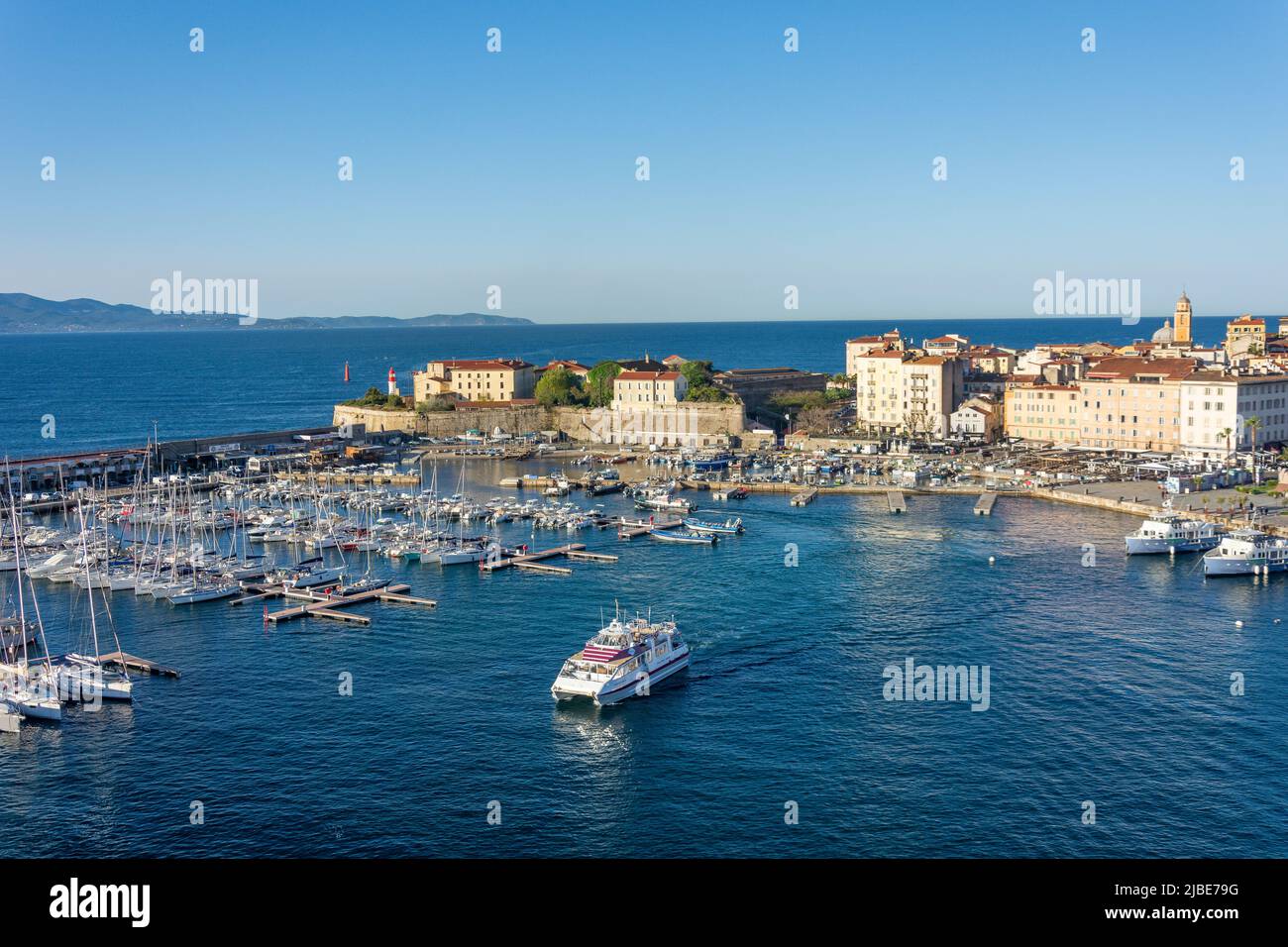 Porto turistico di ajaccio corsica immagini e fotografie stock ad alta  risoluzione - Alamy
