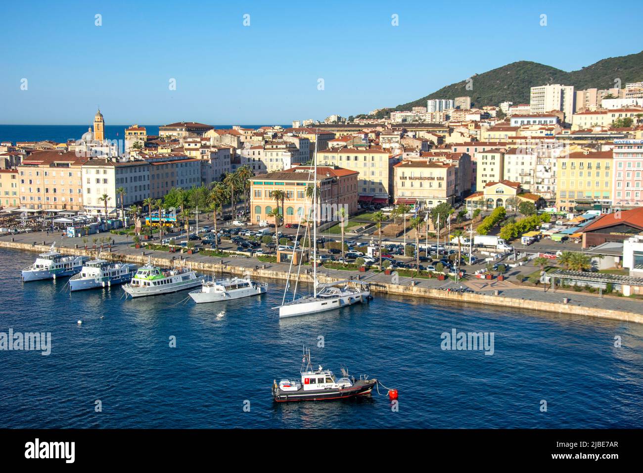 Centro storico e lungomare all'alba, Ajaccio (Aiacciu), Corsica (Corsica), Corse-du-Sud, Francia Foto Stock