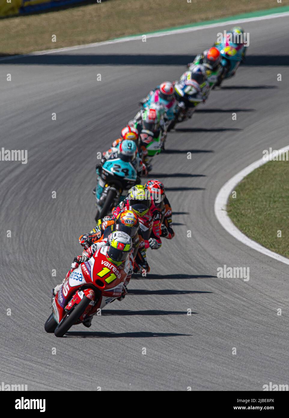 BARCELLONA, SPAGNA - GIUGNO 05 GP ENERGY OF CATALUNYA RACE DAY pilota spagnolo Sergio Garcia DOLS (11) del Team Ángel Nieto durante la gara Moto3 del Gran Premio di Catalogna al Circuit de Barcelona-Catalunya il 05 giugno 2022 a Barcellona, Spagna. Foto Stock