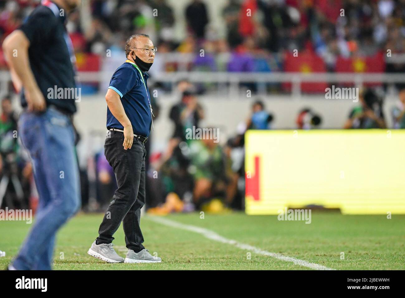 Allenatore di testa Park Hang Seo del Vietnam visto durante la partita Sea Games 2022 tra Thailandia e Vietnam al My Dinh National Stadium. Punteggio finale; Thailandia 0:1 Vietnam. Foto Stock