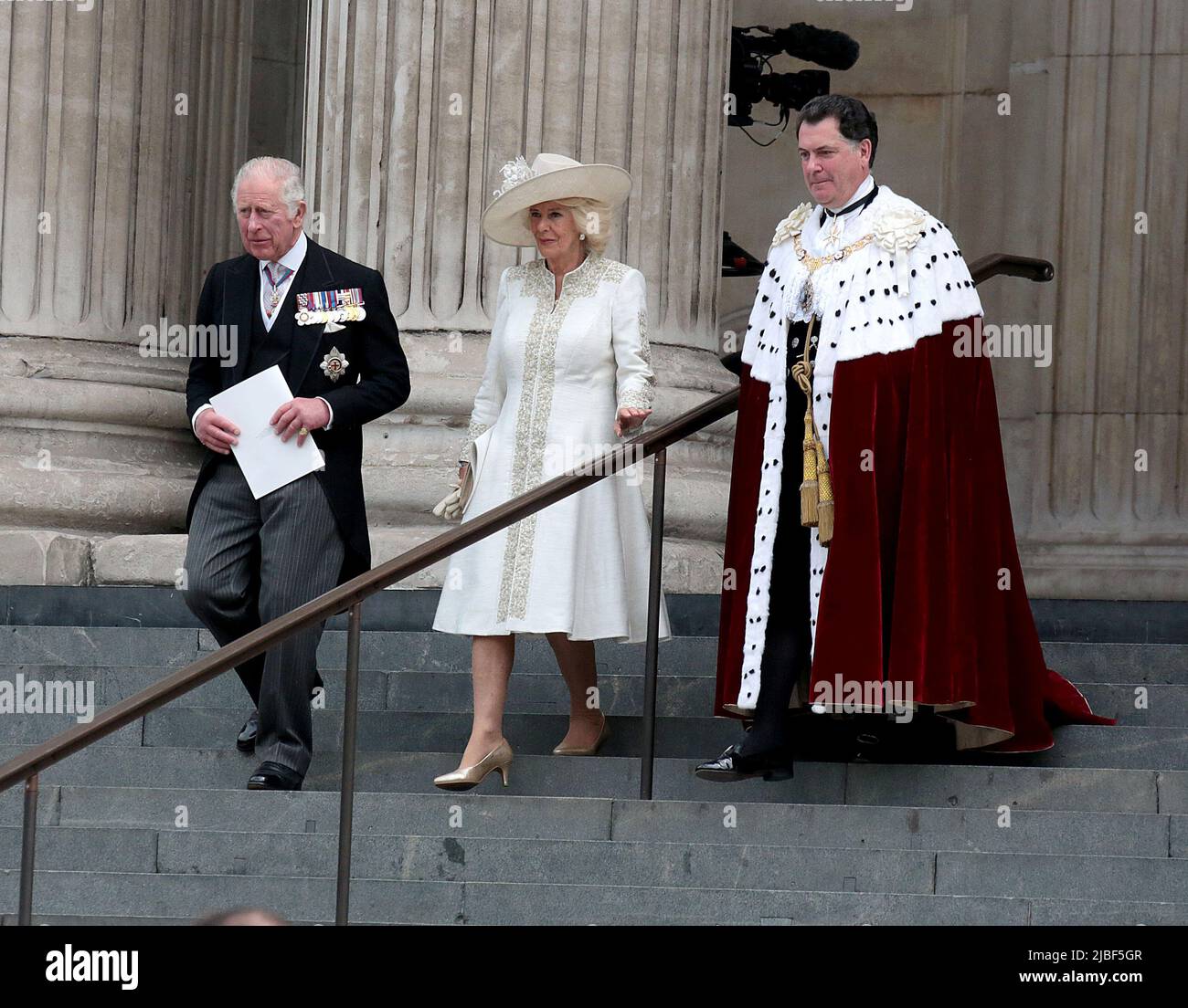 03 giugno 2022 - Londra, Inghilterra, Regno Unito - il principe Carlo e la duchessa Camilla di Cornovaglia lasciando il Servizio Nazionale del Ringraziamento, Cattedrale di San Paolo Foto Stock