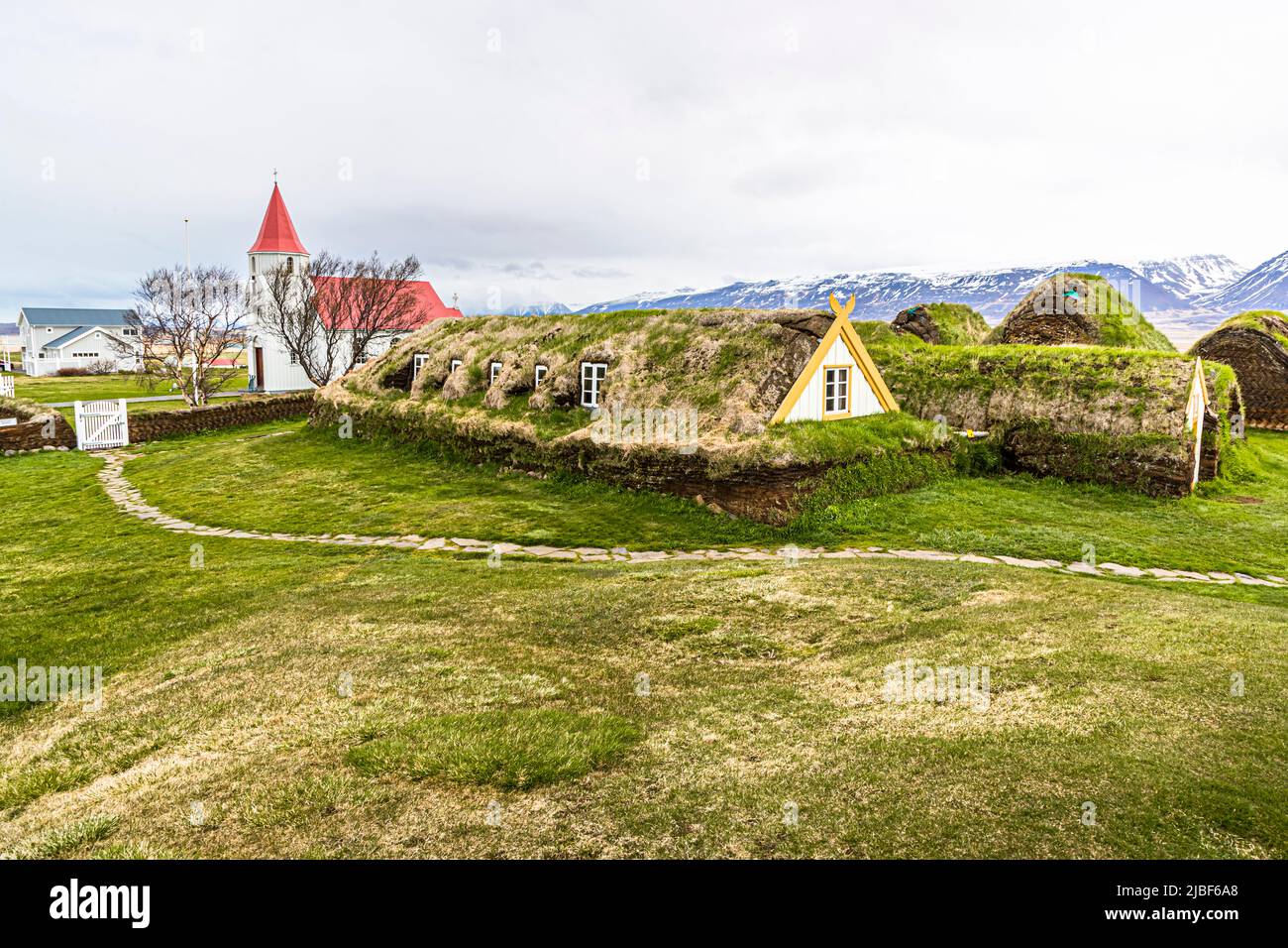 Fattoria e museo Glaumbær sono stati costruiti nel tipico metodo islandese di costruzione della torba Foto Stock