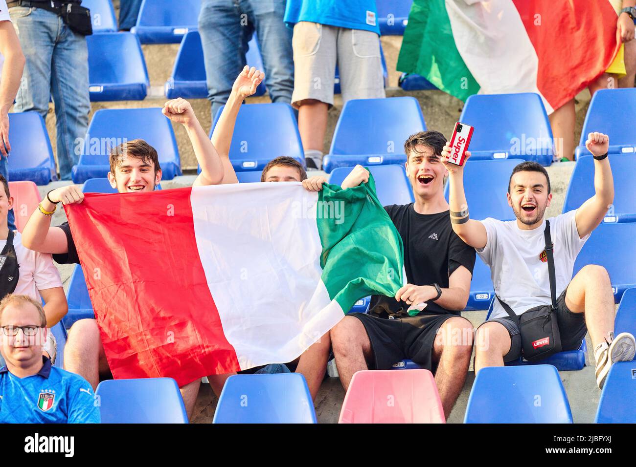DFB e ITA tifosi della UEFA Nations League 2022 partita ITALIA - GERMANIA 1-1 nella stagione 2022/2023 giugno 04, 2022 a Bologna, Italia. © Peter Schatz / Alamy Live News Foto Stock