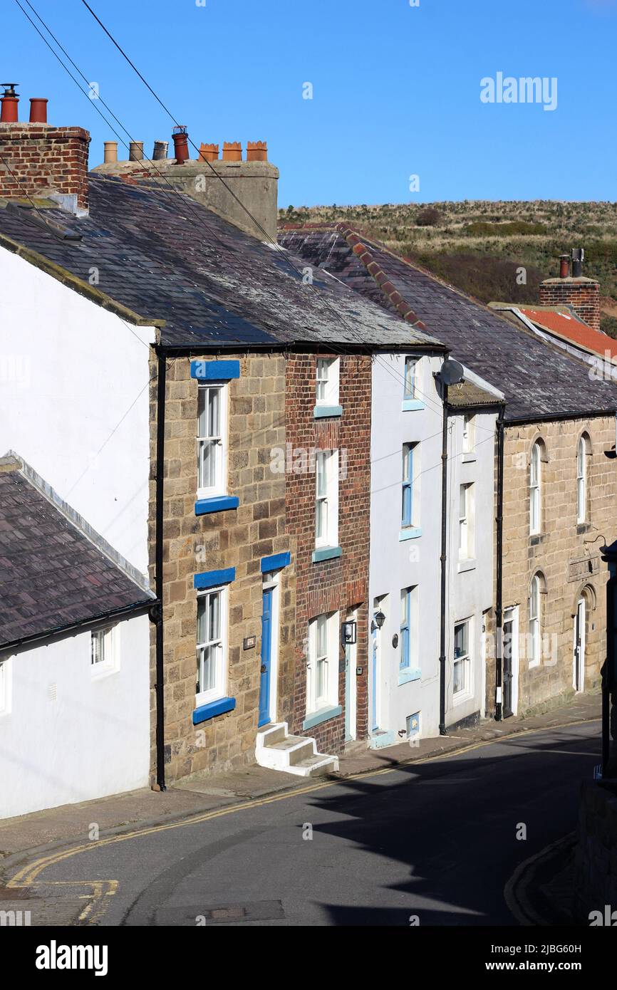 Le case di Staithes, Yorkshire - una città costiera che da generazioni ha attratto artisti tra cui il Gruppo Staithes Foto Stock
