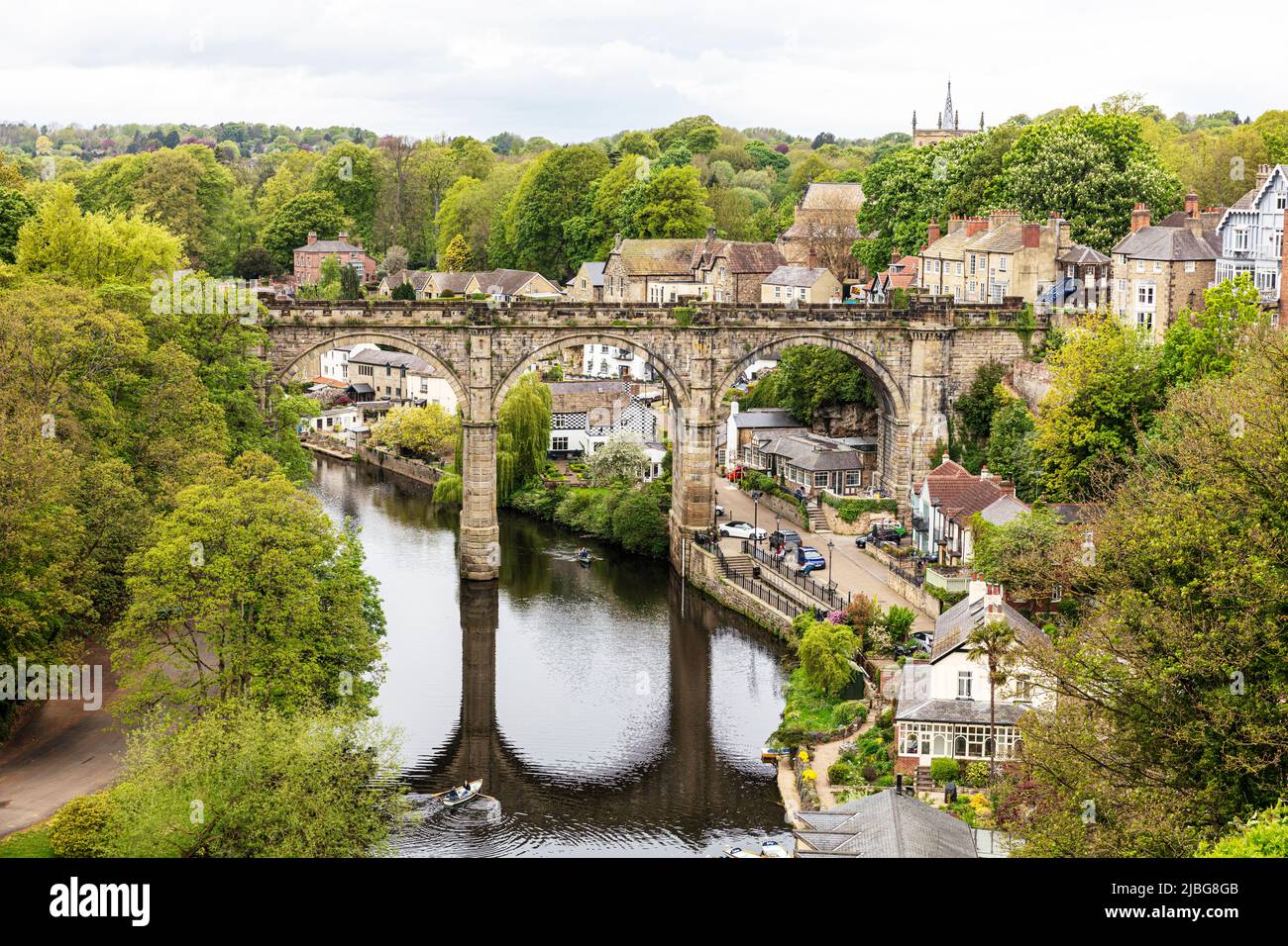 Knaresborough Viaduct, Knaresborough River Nidd, Knaresborough Town, Yorkshire, UK, England, Knaresborough, Knaresborough UK, Knaresborough Yorkshire Foto Stock