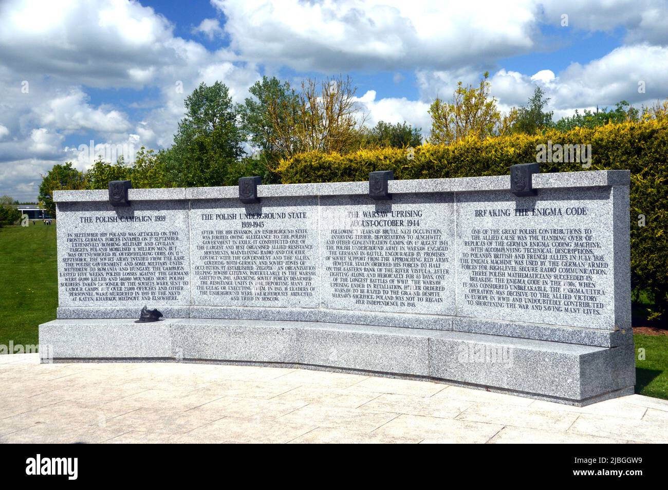 Monumento commemorativo alle forze armate polacche nella seconda guerra mondiale al National Memorial Arboretum, Staffordshire, Inghilterra, Regno Unito Foto Stock