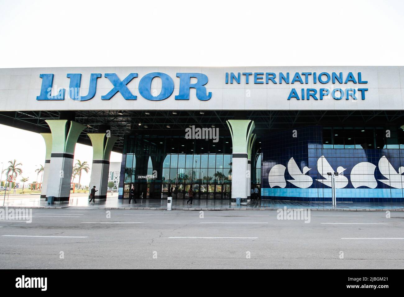 Luxor, Egitto - 13 marzo 2017 : Aeroporto Internazionale di Luxor, principale aeroporto che serve la città di Luxor, Egitto, in mattinata. Foto Stock
