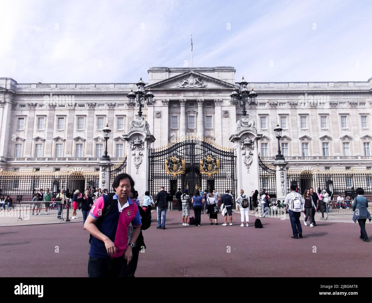 Buckingham Palace, Londra, Regno Unito - 10 luglio 2011 : l'immagine di Buckingham Palace e dei turisti massacrati Foto Stock