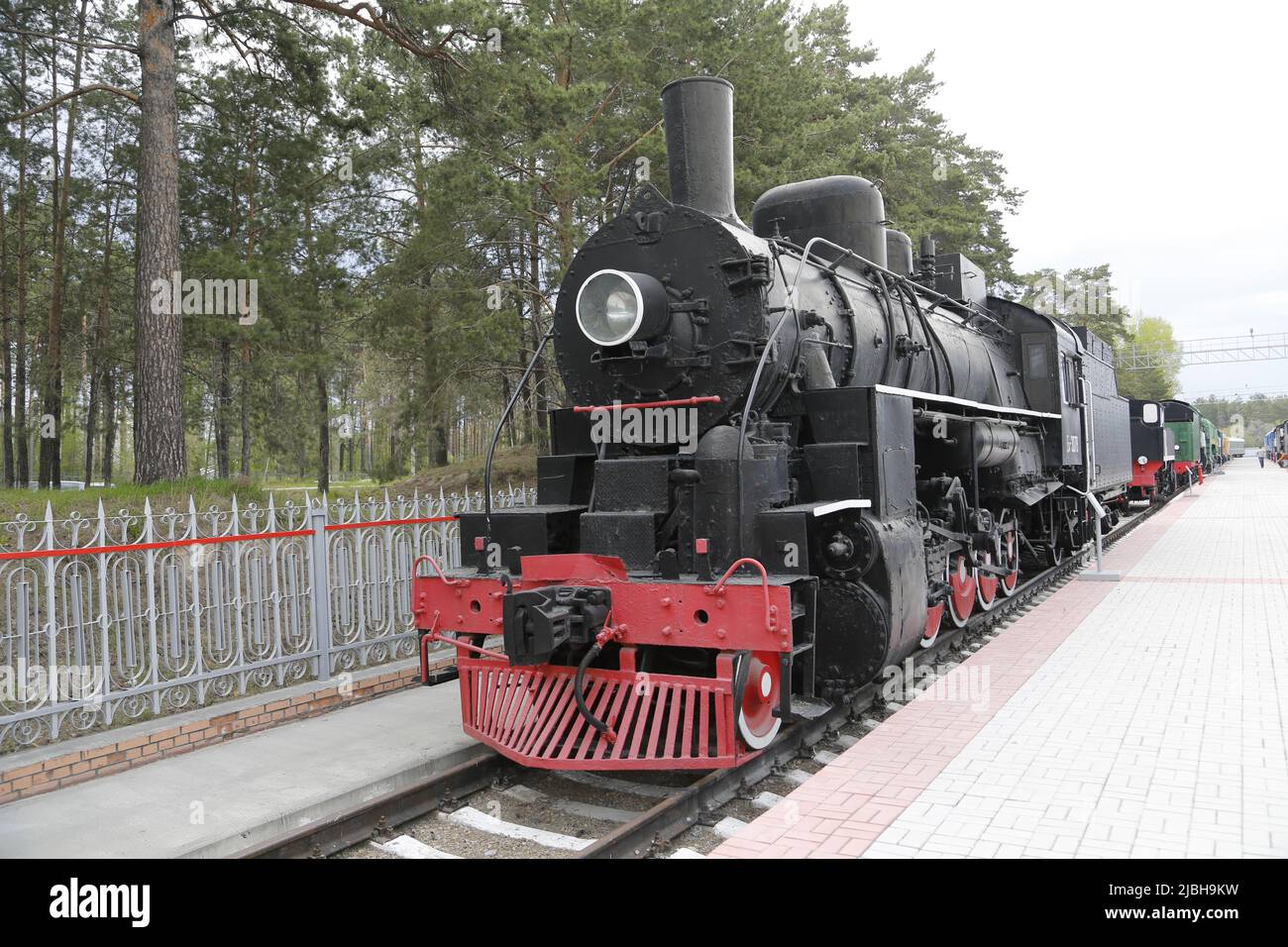 Storica locomotiva russa a vapore, serie EA, fotografata nel Museo della tecnologia ferroviaria Novosibirsk, Siberia, Russia. Foto Stock